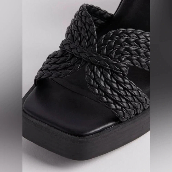 NWT Torrid • Black Crisscross Platform Heel Sandal Size 10.5 Wide Width - Picture 3 of 15